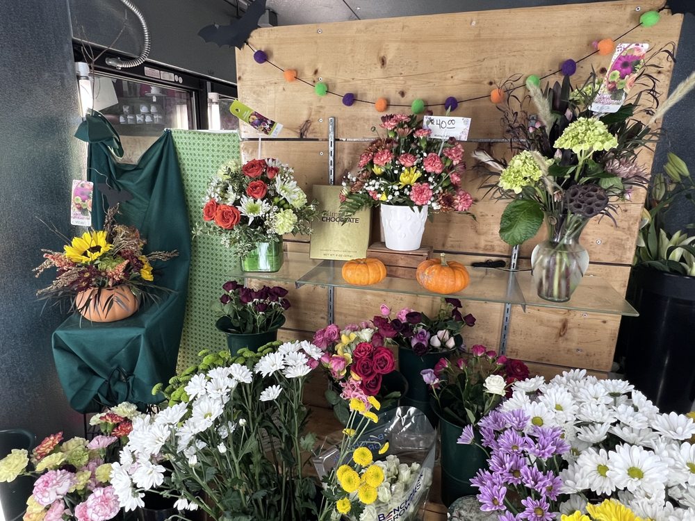 WISHING WELL FLORIST Updated September 2024 12 Photos & 17 Reviews