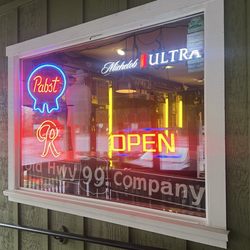 Old Hwy 99 Company Bar & Grill