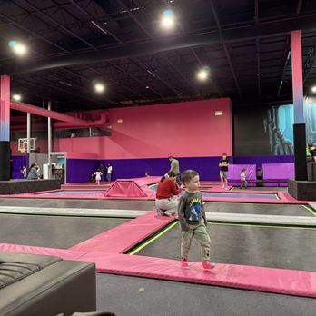 Flying Squirrel - Come early - Trampoline Parks Near Me - Everett, Washington