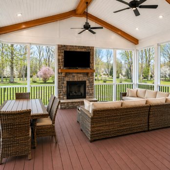 Yanover Construction - Screened Patio With Composite Decking & Modern Finishes - General Contractors Near Me - Alpharetta, Georgia Yanover Construction - Screened Patio With Composite Decking & Modern Finishes - General Contractors Near Me - Alpharetta, Georgia