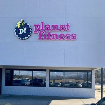 Planet Fitness - Entrance - Gyms Near Me - South Bend, Indiana Planet Fitness - Entrance - Gyms Near Me - South Bend, Indiana