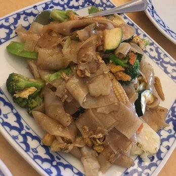 Thai House - Pad see eww-no meat - Thai Near Me - Bakersfield, California