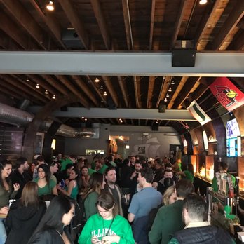 Flagship Tavern and Grill - American Near Me - Chicago, Illinois