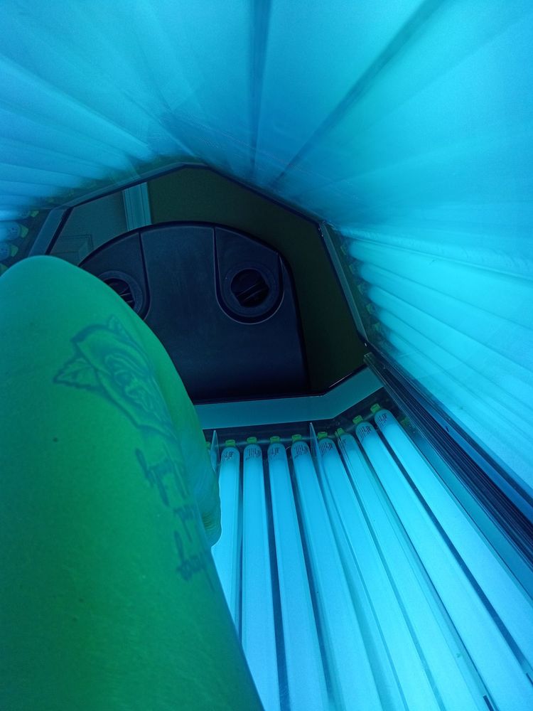 Tropical Tanning Logo
