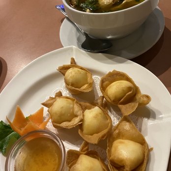 White Coconut Thai Restaurant - Thai Tom Yum Soup and 6 Crab Rangoon - Thai Near Me - Burlington, Massachusetts White Coconut Thai Restaurant - Thai Tom Yum Soup and 6 Crab Rangoon - Thai Near Me - Burlington, Massachusetts