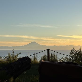 Cabins on the Bluff - Redoubt - Vacation Rentals Near Me - Clam Gulch, Alaska Cabins on the Bluff - Redoubt - Vacation Rentals Near Me - Clam Gulch, Alaska