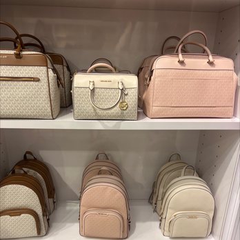 Michael Kors - Accessories Near Me - Auburn, Washington Michael Kors - Accessories Near Me - Auburn, Washington