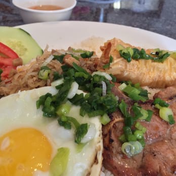 Com Tam Dao Vien - Com tam bi suong tau hu key op la. Rice, shrimp tofu, pork chop, sunny side up fried egg, pork skin, veggies. Yummy in my tummy - Vietnamese Near Me - Westminster, California Com Tam Dao Vien - Com tam bi suong tau hu key op la. Rice, shrimp tofu, pork chop, sunny side up fried egg, pork skin, veggies. Yummy in my tummy - Vietnamese Near Me - Westminster, California