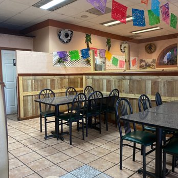 El Puerto - Fun decor - Mexican Near Me - Charlottesville, Virginia