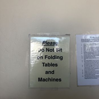 Euclid Laundromat - The sign that should be on the other folding table. - Laundromat Near Me - National City, California