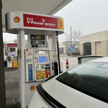 Snappy Food Shell - Getting filled up! - Gas Stations Near Me - Fresno, California Snappy Food Shell - Getting filled up! - Gas Stations Near Me - Fresno, California