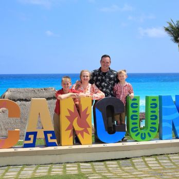 Royal Solaris Cancun - Family photos from staff photographer - Hotels Near Me - Cancún, ROO Royal Solaris Cancun - Family photos from staff photographer - Hotels Near Me - Cancún, ROO