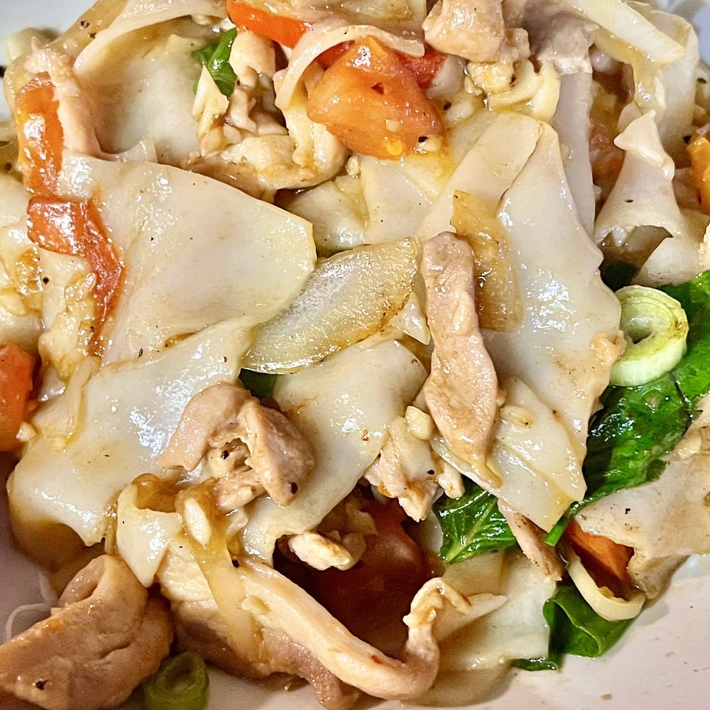 Thai Mee Up - a plate of food - Food Trucks Near Me - Kihei, Hawaii Thai Mee Up - a plate of food - Food Trucks Near Me - Kihei, Hawaii