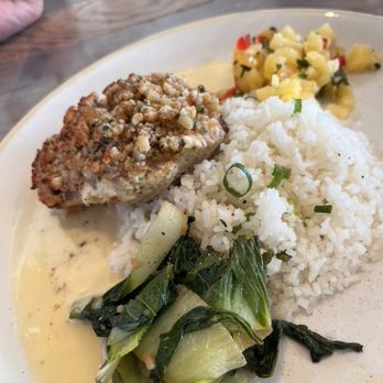 Monkeypod Kitchen - Organic Macadamia Nut Crusted Fresh Fish - Tacos Near Me - Honolulu, Hawaii