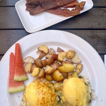 Carmel’s Hidden Gem - Lump crab Benedict - New American Near Me - Carmel by the Sea, California Carmel’s Hidden Gem - Lump crab Benedict - New American Near Me - Carmel by the Sea, California