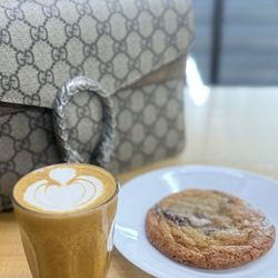 Yuán Coffee - Good coffee and excellent cookie