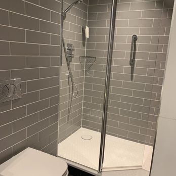 Holiday Inn Express Dublin City Centre - Hotels Near Me - Dublin, D