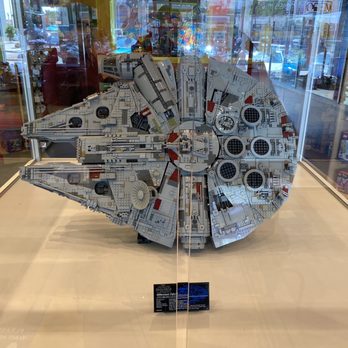 Bricks & Minifigs - Pearland - Toy Stores Near Me - Pearland, Texas