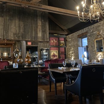 Flour Mill Scratch Kitchen Restaurant - Inside the restaurant - Canadian (New) Near Me - Niagara Falls, Ontario