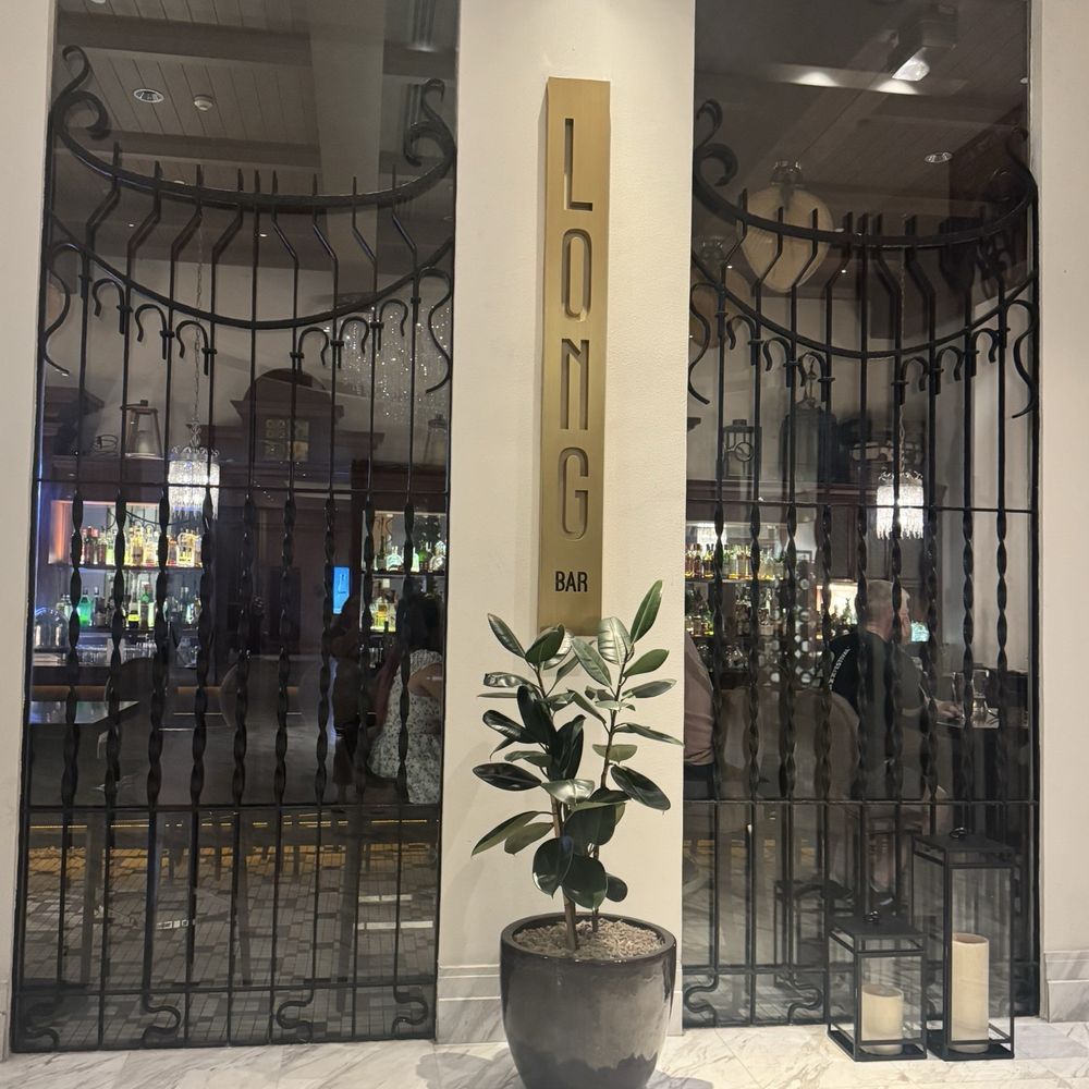 Writer's Bar - Desserts Near Me - Makati, NCR