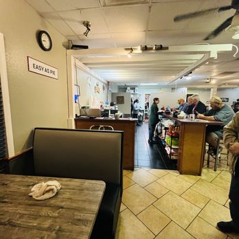 Breakfast Club - diners in a busy restaurant - Breakfast & Brunch Near Me - Lake Mary, Florida Breakfast Club - diners in a busy restaurant - Breakfast & Brunch Near Me - Lake Mary, Florida