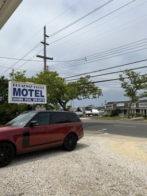 Broadway Court Motel by null