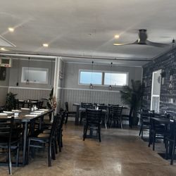 Jersey Girl The Kitchen & Market - Inside seating