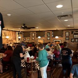 Ralphie's Cafe Italiano - Dining room