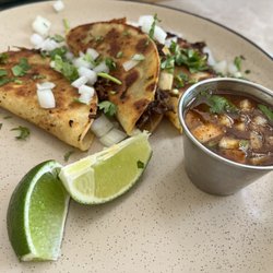 Tres Mijas - Birria tacos
