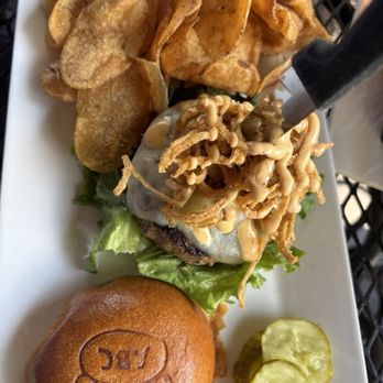 Appalachian Brewing Company - Beautiful burger presentation - Breweries Near Me - Gettysburg, Pennsylvania