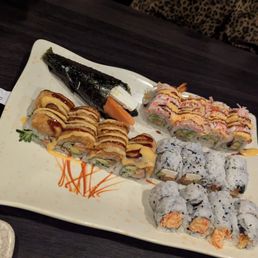 California hand roll, spicy crab California hand roll, spicy crab