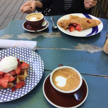 C'est La Vie Bistro - French Near Me - Northborough, Massachusetts