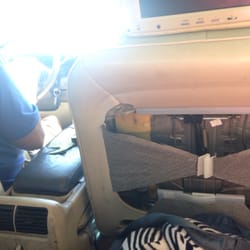 Luxury Cab Co - Ripped seats, "I know better than you" attitude, late, smashed screen= bad business.