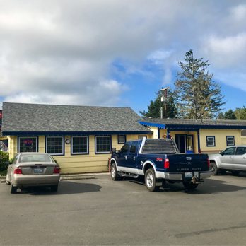 42nd Street Cafe & Bistro - Outside with some parking - New American Near Me - Seaview, Washington 42nd Street Cafe & Bistro - Outside with some parking - New American Near Me - Seaview, Washington