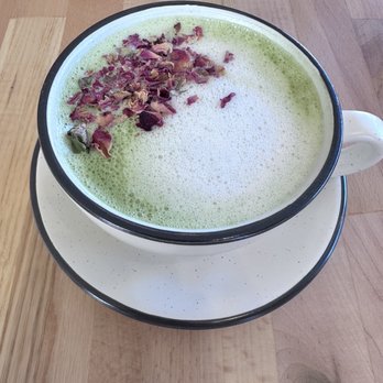 Three Birds Cafe - Matcha rose latte - Cafes Near Me - Winter Garden, Florida