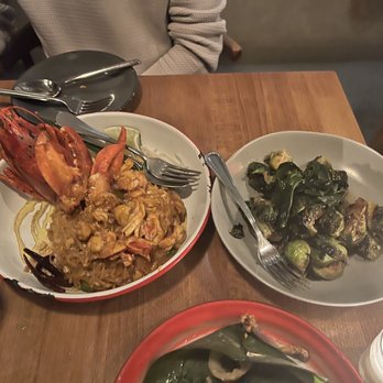 Wayla - Thai Near Me - New York, New York