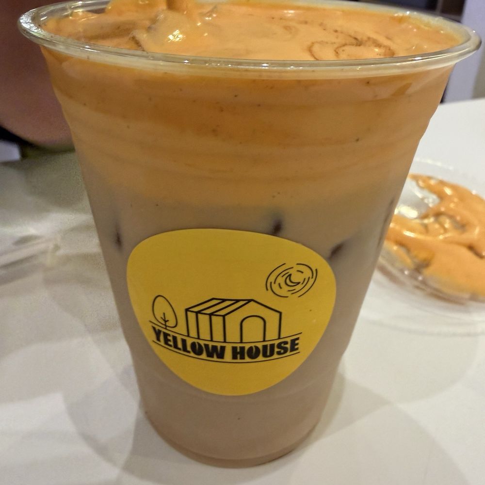 Yellow House Cafe - Pumpkin Spice Chai - Cafes Near Me - Northridge, California Yellow House Cafe - Pumpkin Spice Chai - Cafes Near Me - Northridge, California