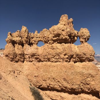 Navajo Loop - Cool Sandstone creation, To the left of Thor's hammer. - Hiking Near Me - Bryce, Utah