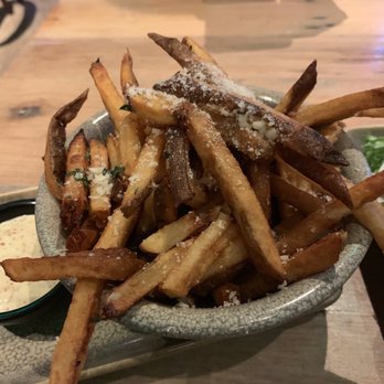 Moku Kitchen - Truffle fries - Cocktail Bars Near Me - Honolulu, Hawaii