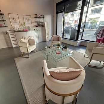 Dripp IV Therapy - Waiting area - Concierge Medicine Near Me - Long Beach, California