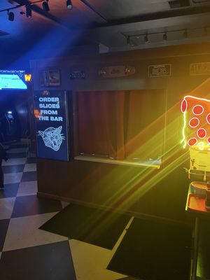 QD's Bar by null