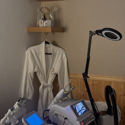 H2O Head Care 2 - Spa room + spa machine