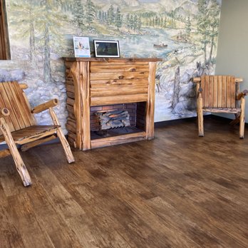 Camp Bow Wow Temecula - Working electric fireplace = great ambiance! - Pet Training Near Me - Temecula, California