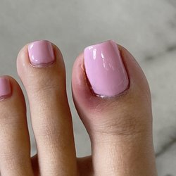 Foxy Nails & Spa - This photo was taken 2 weeks later. I had gel polish put on elsewhere. Still healing from my injury. My other toe is the same