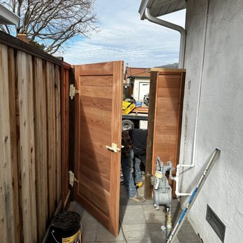 Bernardo's Fencing - Color of side gate wood before clear stain was applied - Fences & Gates Near Me - San Jose, California