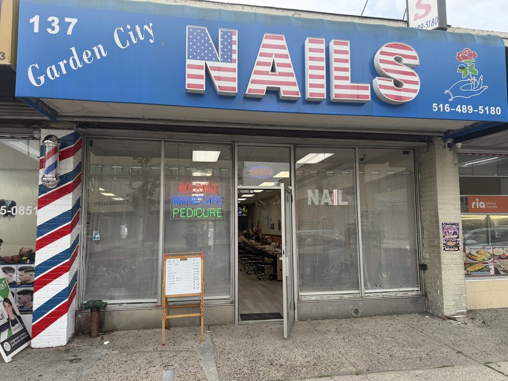 Garden City Nails Logo