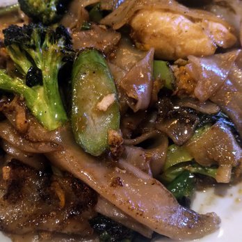 Tac Quick - Pad see ew - Thai Near Me - Chicago, Illinois