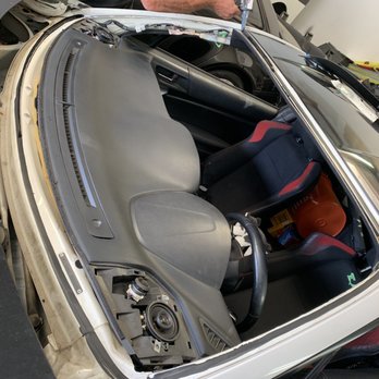 Auto Glass Pros - Making sure that my windshield won't leak !!!! - Auto Glass Services Near Me - Temecula, California Auto Glass Pros - Making sure that my windshield won't leak !!!! - Auto Glass Services Near Me - Temecula, California