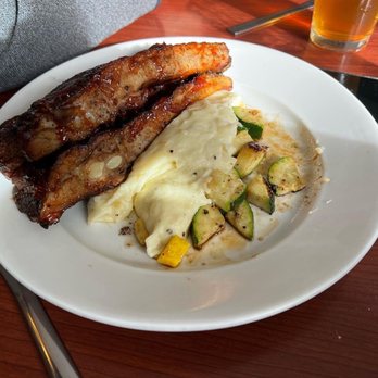 The Rustic Table - Ribs, taters and veg - New American Near Me - Emigrant Gap, California
