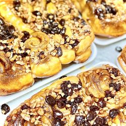 Amish Village Bake Shop - Stickie buns